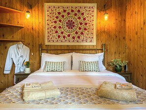 2 makuuhuonetta, työpöytä, ilmainen Wi-Fi, vuodevaatteet