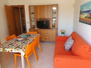 Fernseher, Tischtennisplatte