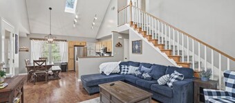 Cozy, Spacious A-Frame Cabin with Hot Tub 