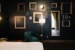 Habitació de luxe | Roba de llit d'alta qualitat, cobrellits i decoració individual 