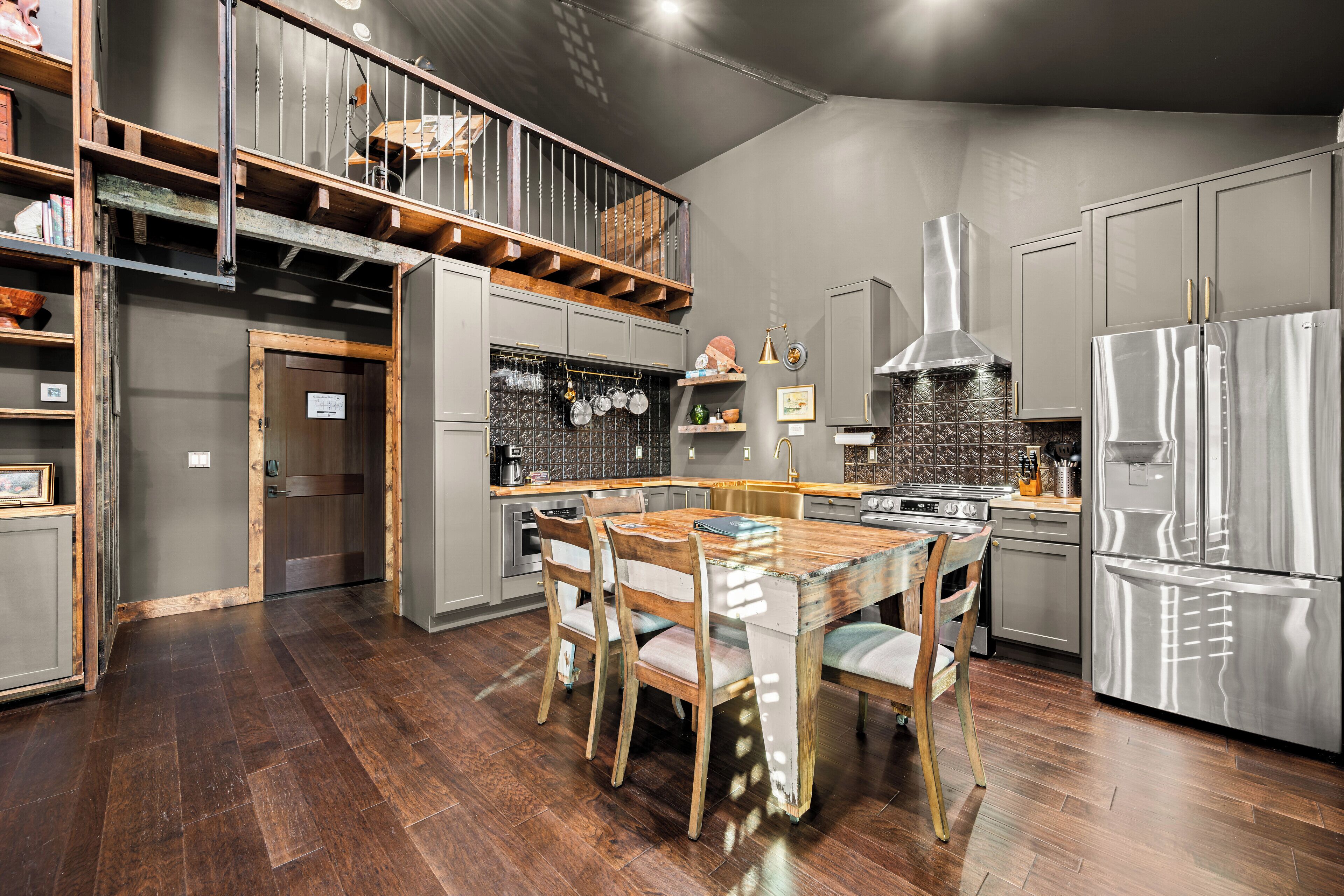 Deluxe Room | Private kitchen