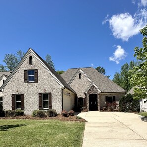 Exterior - New Custom Oxford Home 2 miles from the square (Oxford)