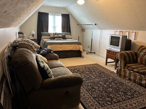 4 habitaciones, tabla de planchar con plancha, wifi y ropa de cama