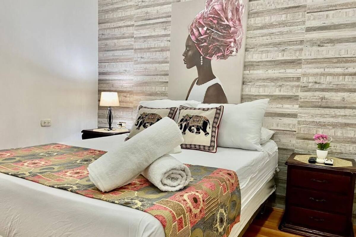 Egyptian cotton sheets, premium bedding, in-room safe