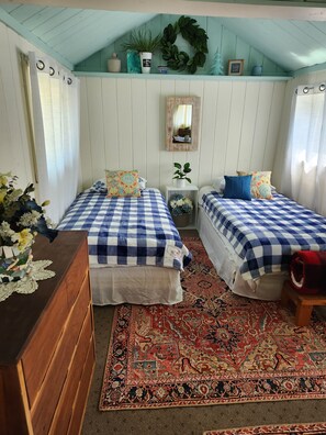 2 bedrooms, iron/ironing board, travel cot, WiFi