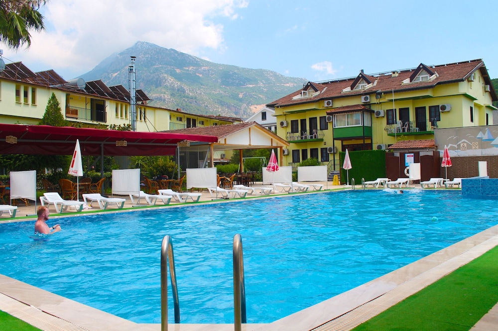 Karmina Otel