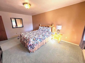 2 bedrooms, iron/ironing board, WiFi (free), bed sheets