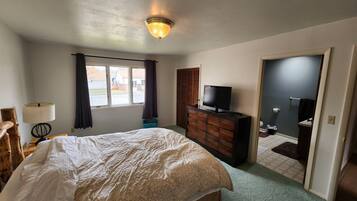 2 chambres, fer et planche à repasser, Wi-Fi gratuit, draps fournis