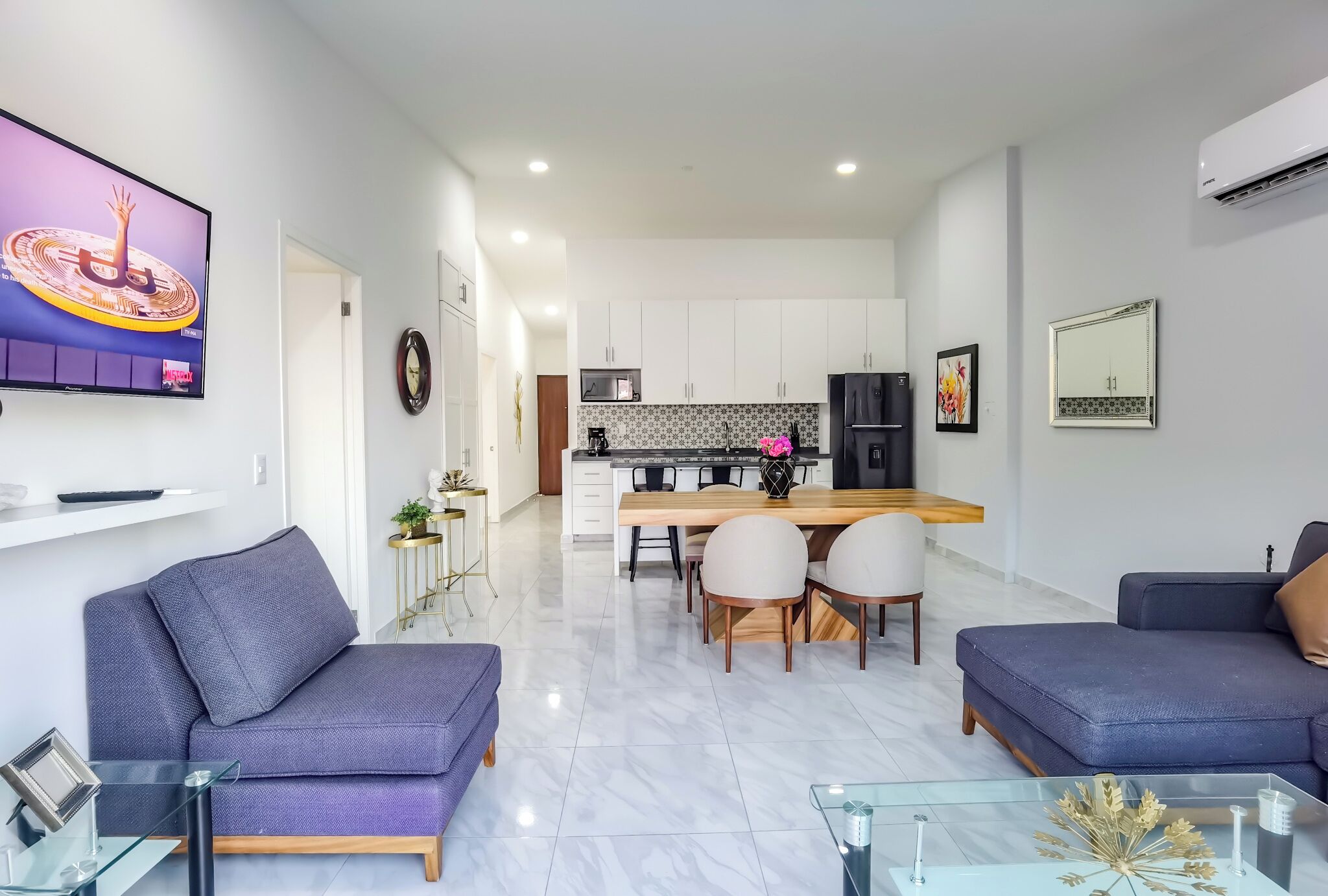 60% discount, new 2BDR, 2 rooftop pools w panoramic views, 5 min from downtown