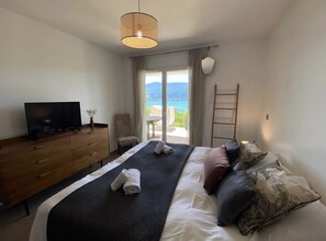 2 chambres, fer et planche à repasser, Wi-Fi, draps fournis