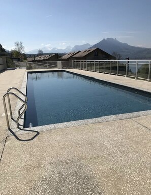 Piscine extérieure, piscine chauffée