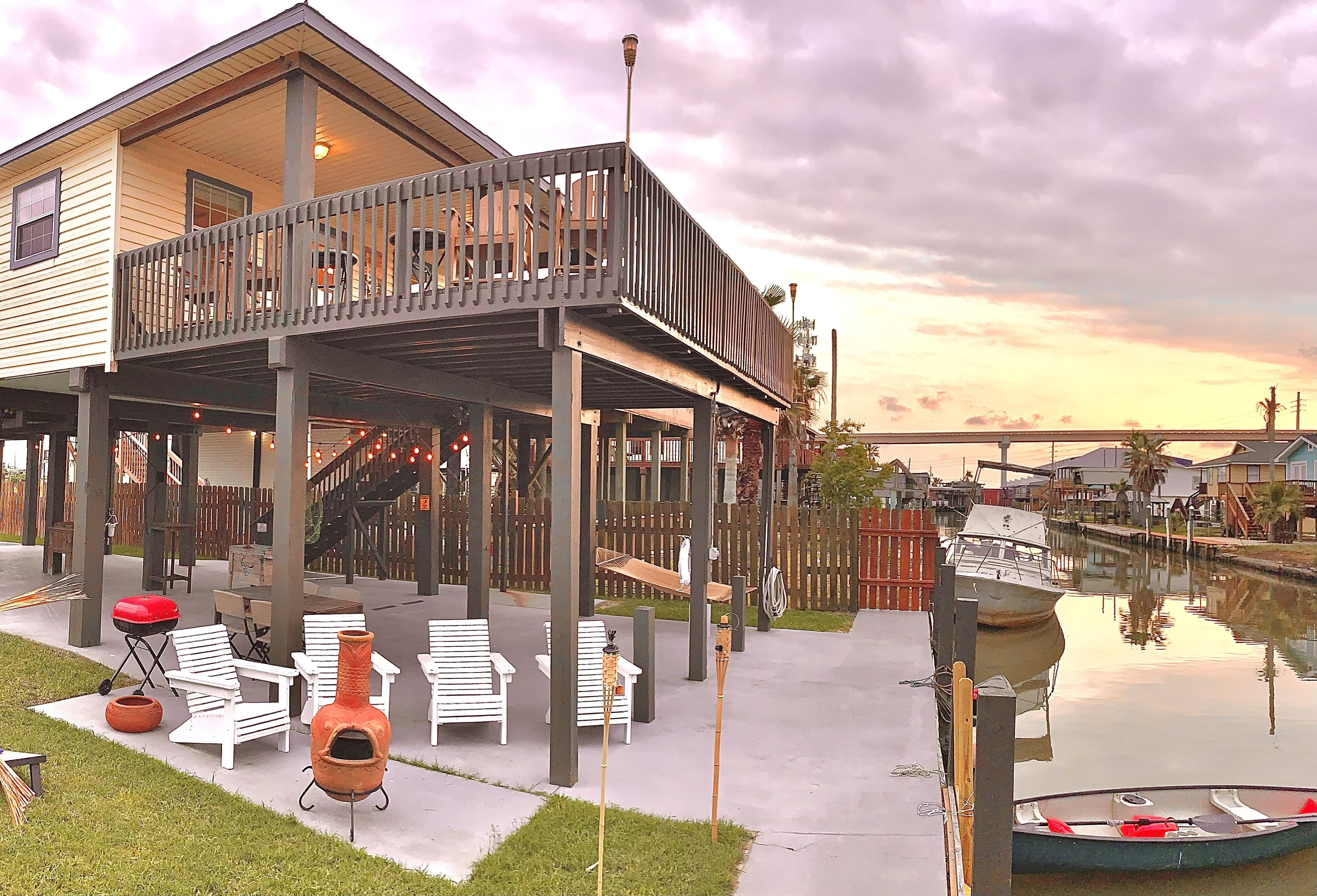 Tiki Torch Dock House - Surfside Beach - Sleeps 10