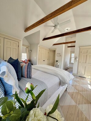 2 bedrooms, iron/ironing board, travel cot, free WiFi