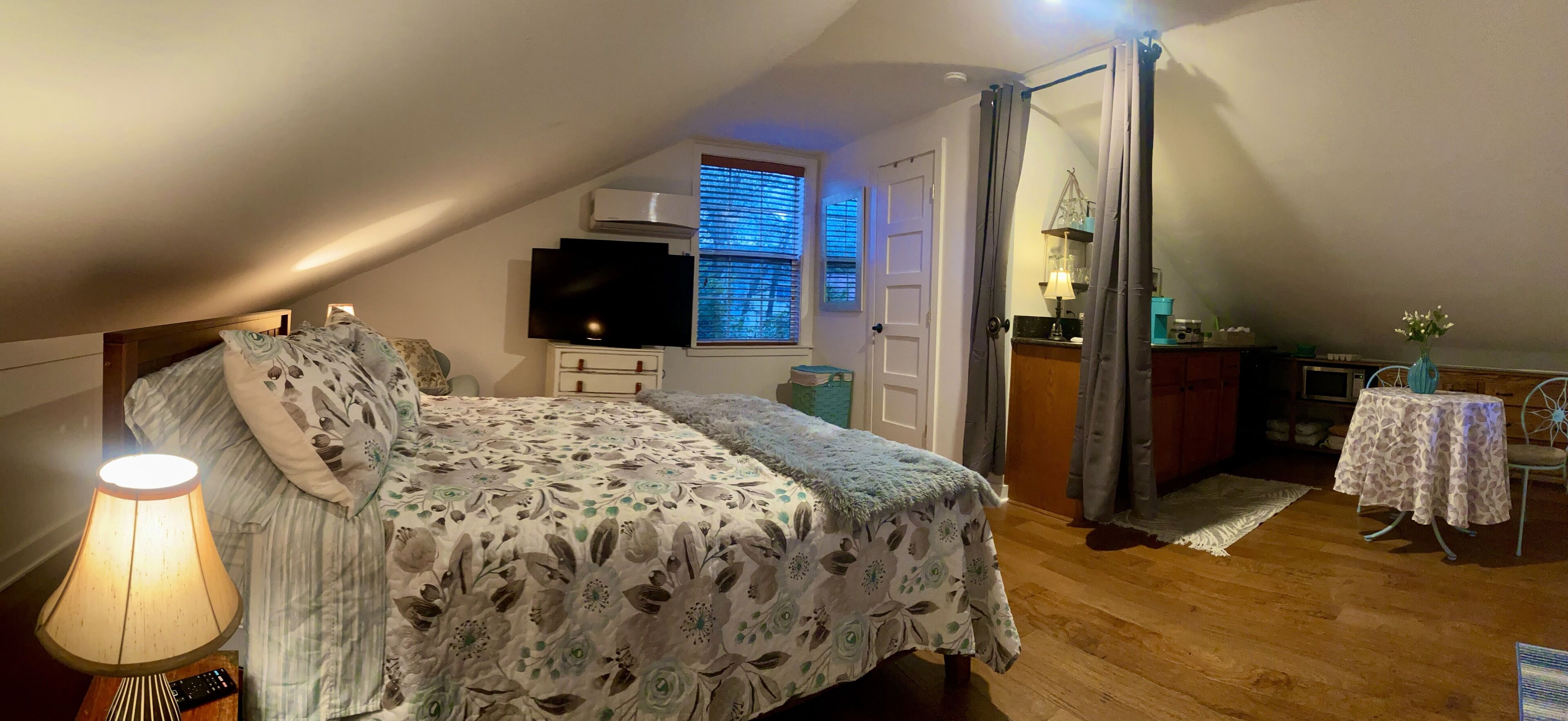 "The Tree House" , a studio guest house in Bay St Louis