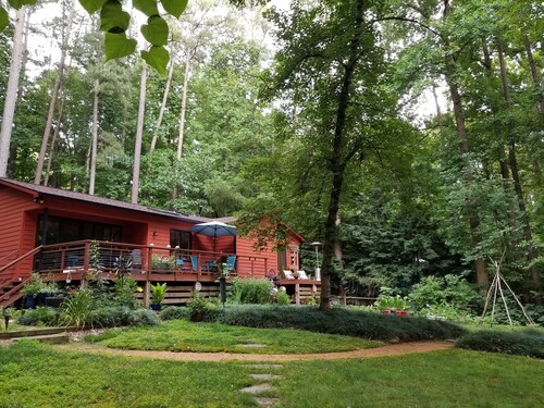 Peaceful, Private Woodland Lot, 9 Minutes to UNC/Downtown Chapel Hill