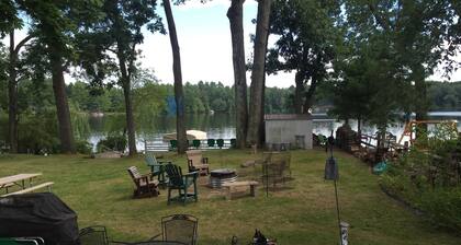 Warm Cozy Cottage on Mt Morris Lake minutes from Nordic Mtn adventures & S’more