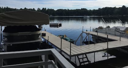 Lakefront, cozy cottage, fish, swim in your backyard, bonfires, bike, Nordic Mtn