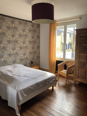 2 Schlafzimmer, Reisekinderbett, kostenloses WLAN, Bettwäsche