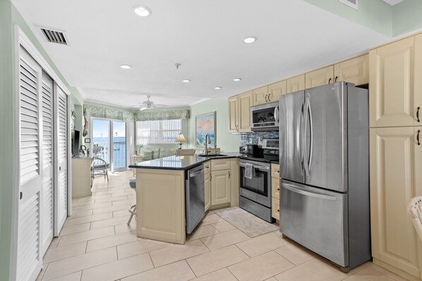 Fridge, microwave, oven, stovetop