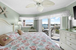 2 bedrooms, iron/ironing board, free WiFi, bed sheets - Luxurious, Fully Equipped, 5th Floor Condo with Breathtaking Views of Gulf/Bay (St. Pete Beach)