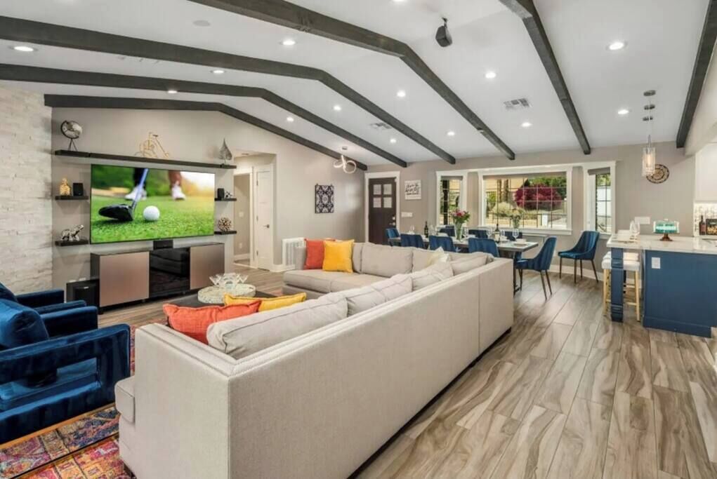 PHX Paradise - Pool/HotTub 5 Bed 4 Bath Sleep 14+ Games and relaxation