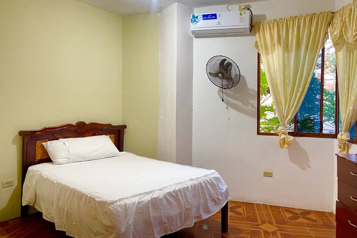 Egyptian cotton sheets, premium bedding, free WiFi