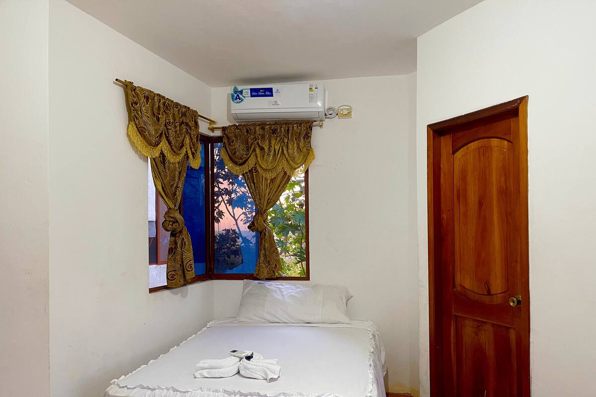 Egyptian cotton sheets, premium bedding, free WiFi