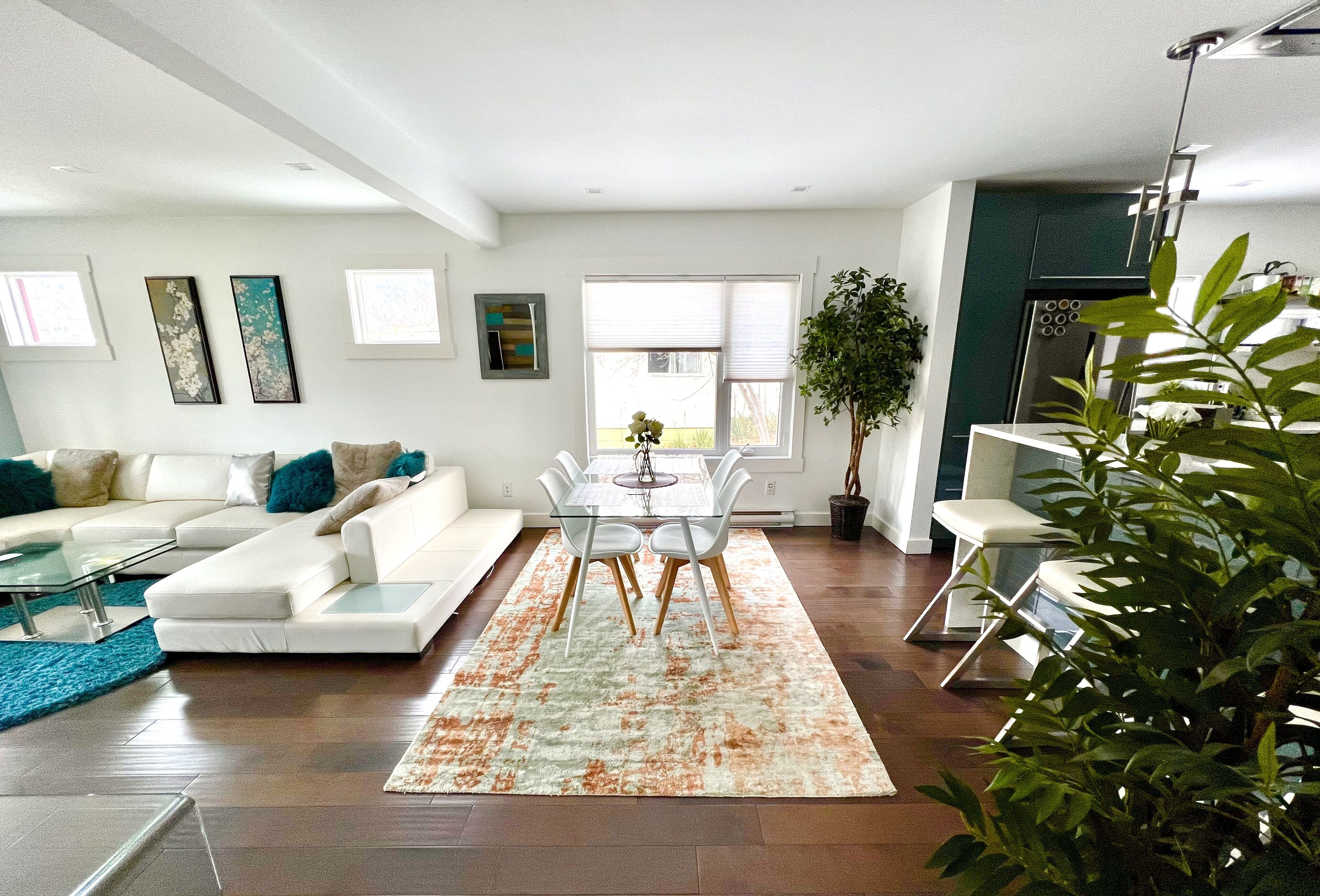 Sunshine 🌞 and Hot tub!