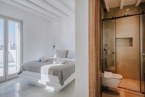 Shower, hair dryer, towels - SUNSENSES VILL ARIADNE WITH PRIVATE POOL (Paros)