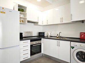 Fridge, microwave, oven, coffee/tea maker