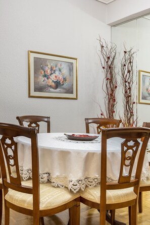 Dining - Athens Walk (Athina)