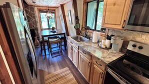 Private kitchen - Dog-Friendly Banner Elk Condo w/ Slope View and Deck (Banner Elk)