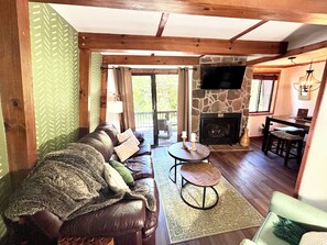Smart TV, fireplace