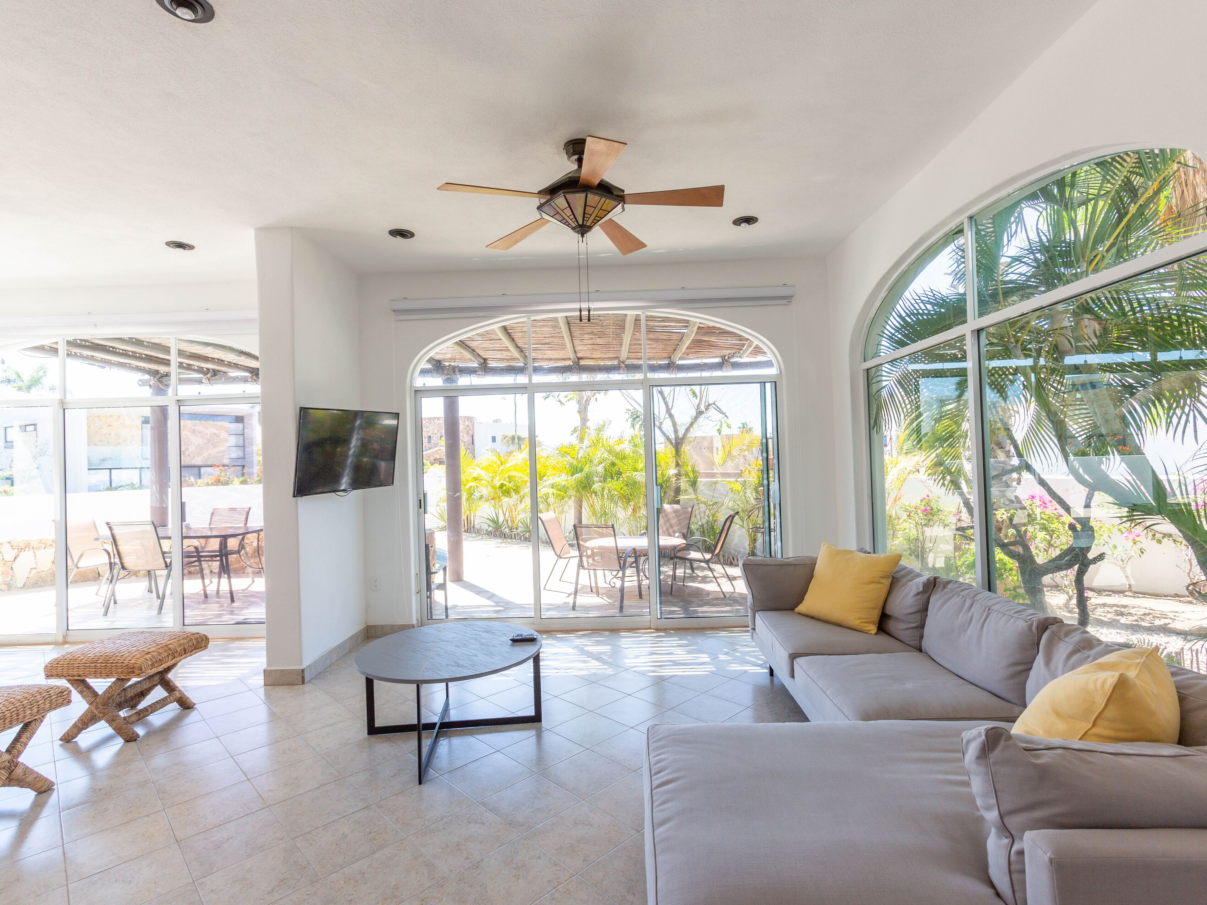 3 min from the beach! Family-sized villa with private pool