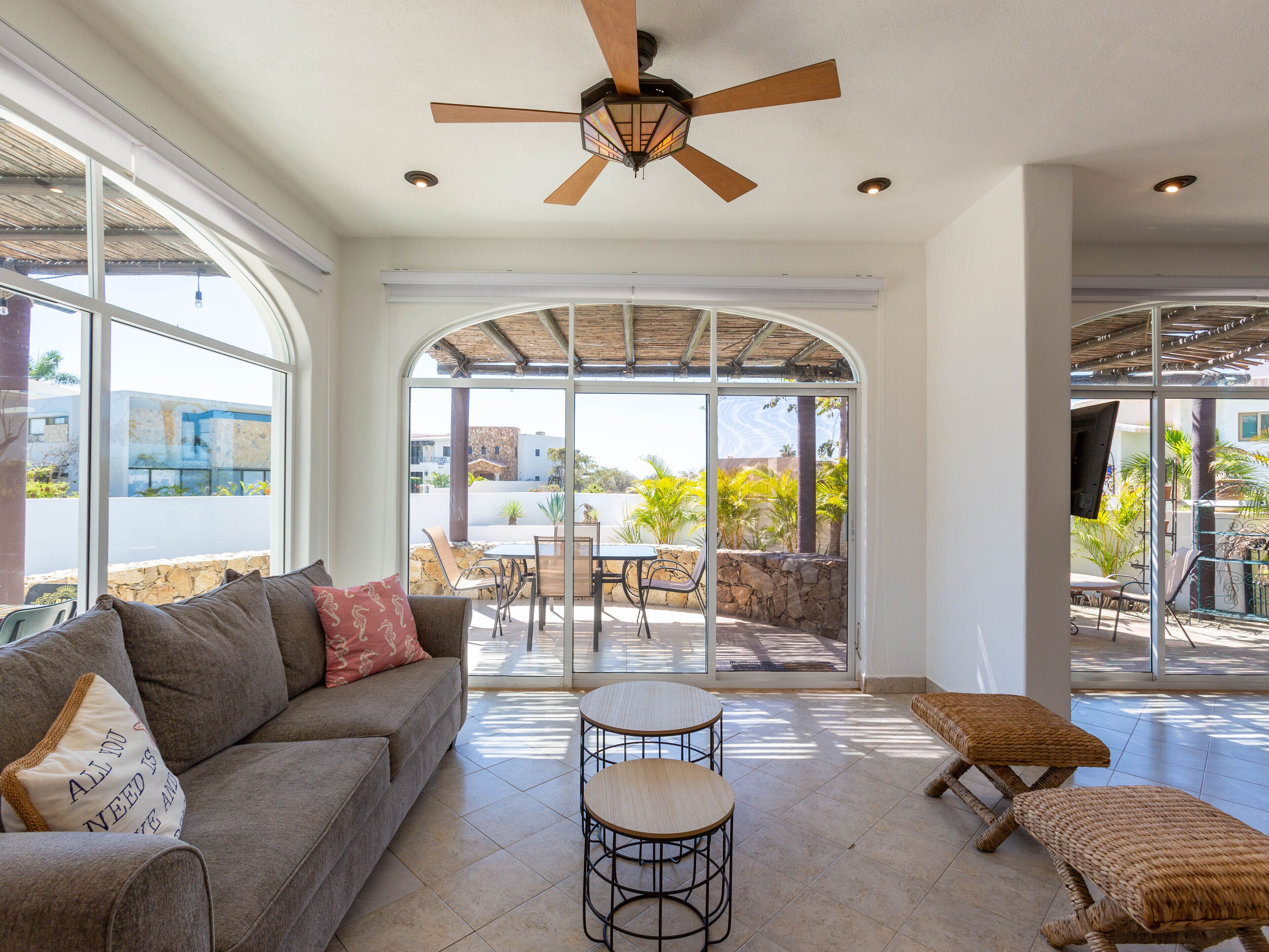 3 min from the beach! Family-sized villa with private pool