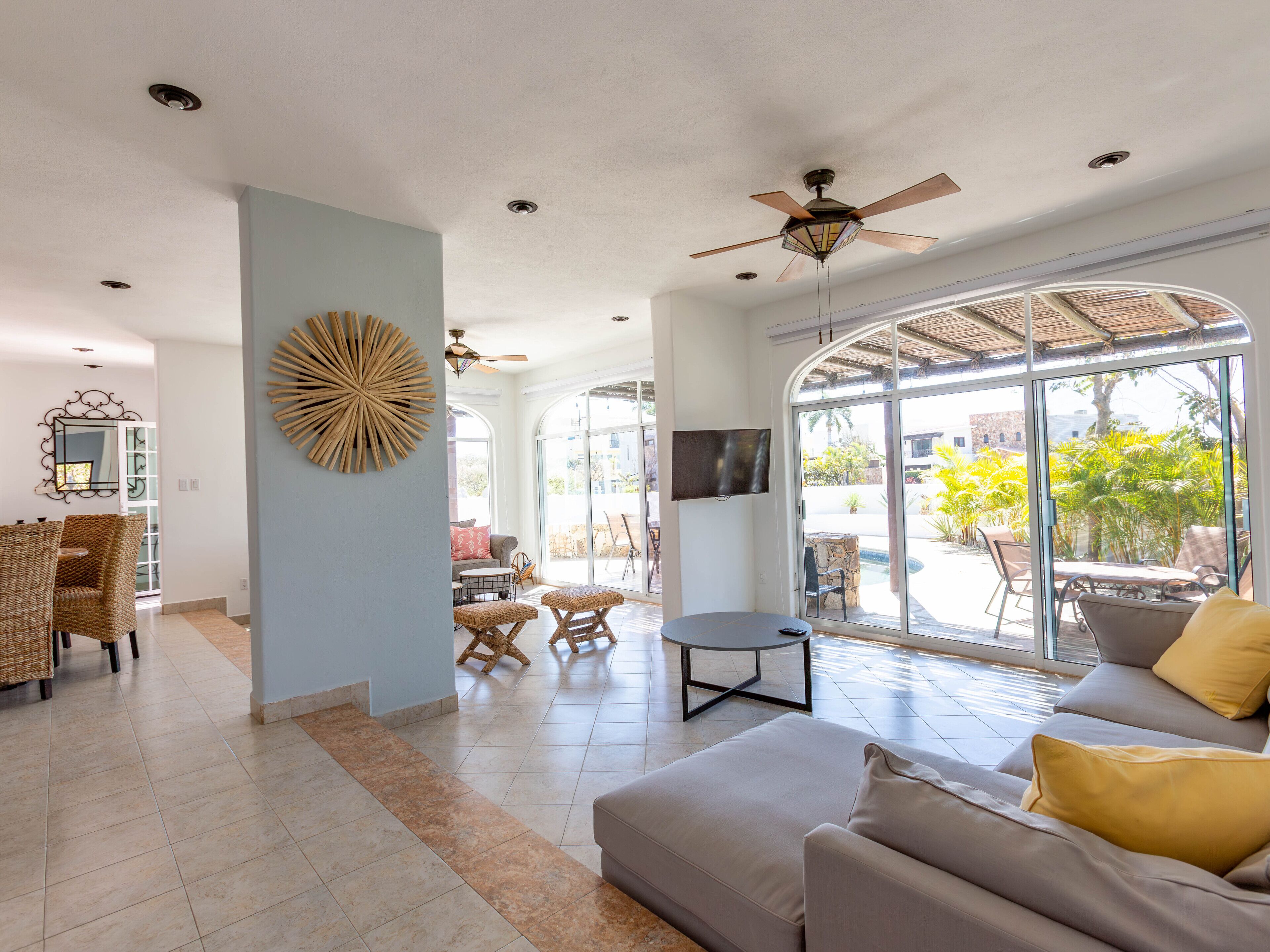 3 min from the beach! Family-sized villa with private pool