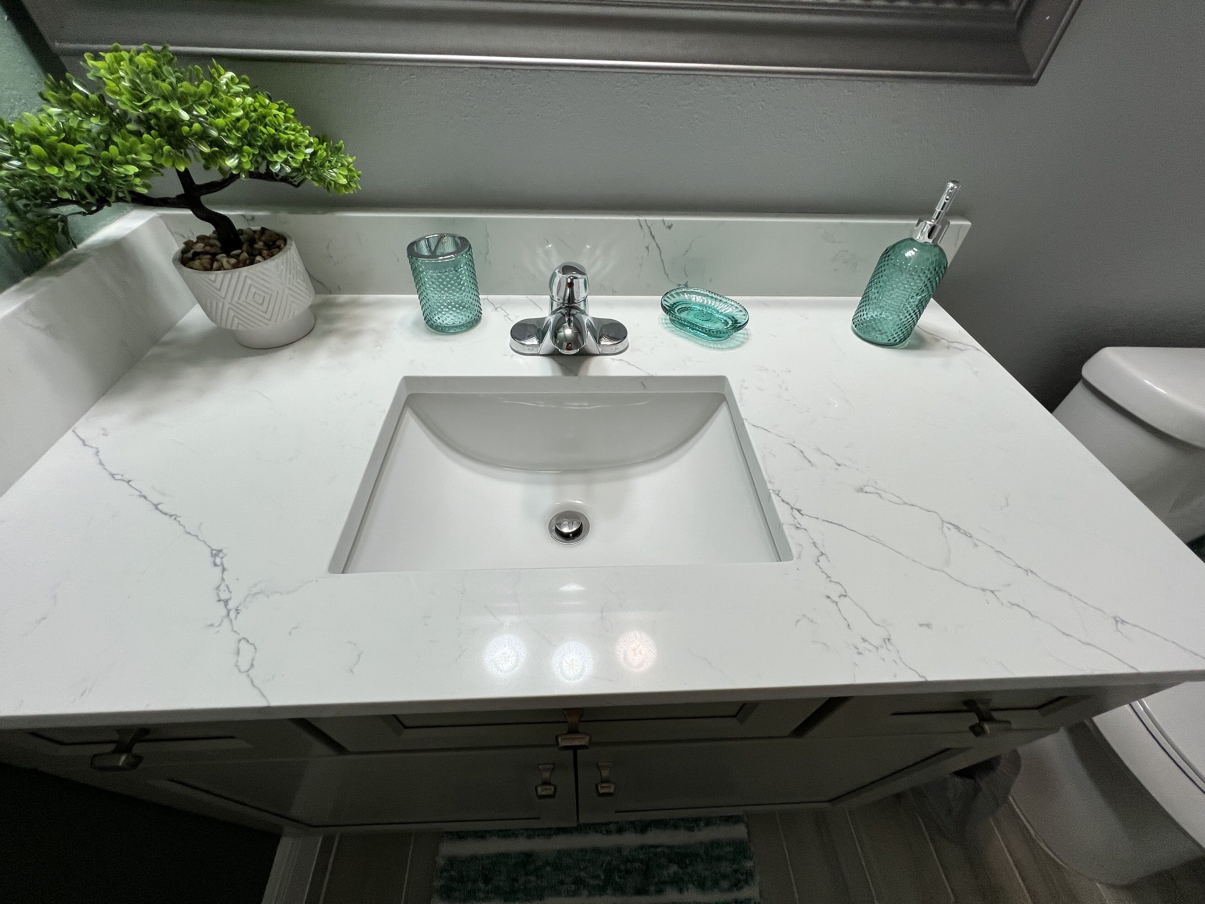 Beautiful private modern room with kitchen and bathroom.