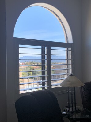 Interior - Four Peaks Sunrise (Fountain Hills)