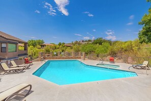 A heated pool - Your Stress-Free Tucson Escape + Pools, Spas, Golf, Hiking & Relaxation (Tucson)