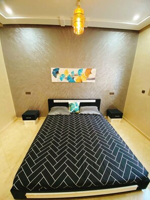 Comfort Apartment | 2 bedrooms, blackout curtains, free WiFi, bed sheets