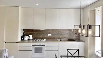 Fridge, microwave, oven, stovetop