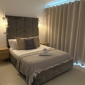 2 Schlafzimmer, Reisekinderbett, kostenloses WLAN, Bettwäsche