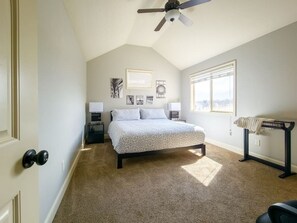 3 sovrum, skrivbord, strykjärn/strykbräda och wi-fi