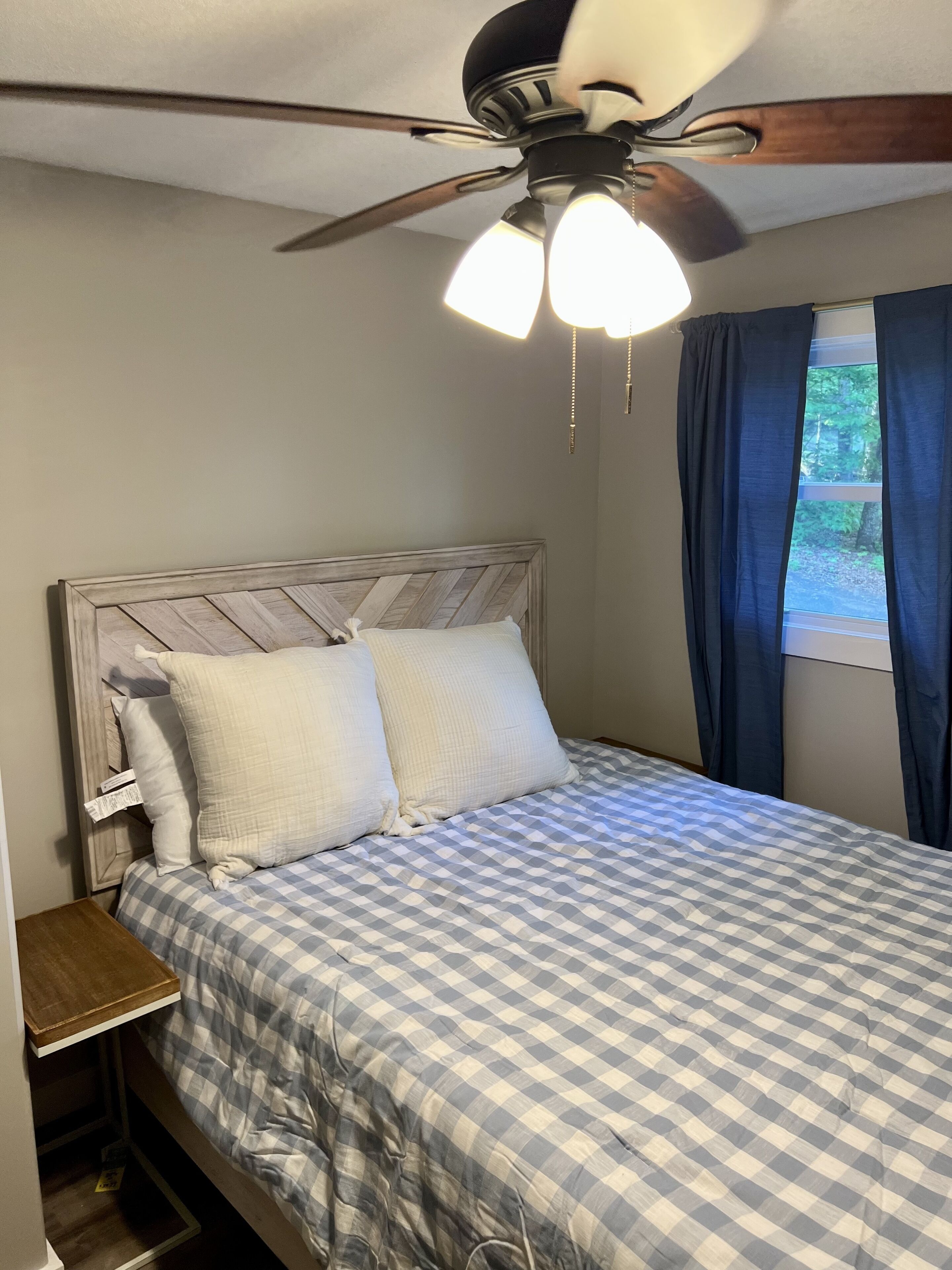 New Remodeled Lakefront Home - Large Dock with Year Around Water! 