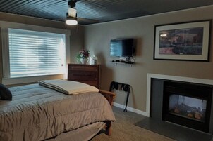 1 quarto, roupas de cama premium, ferros/tábuas de passar roupa