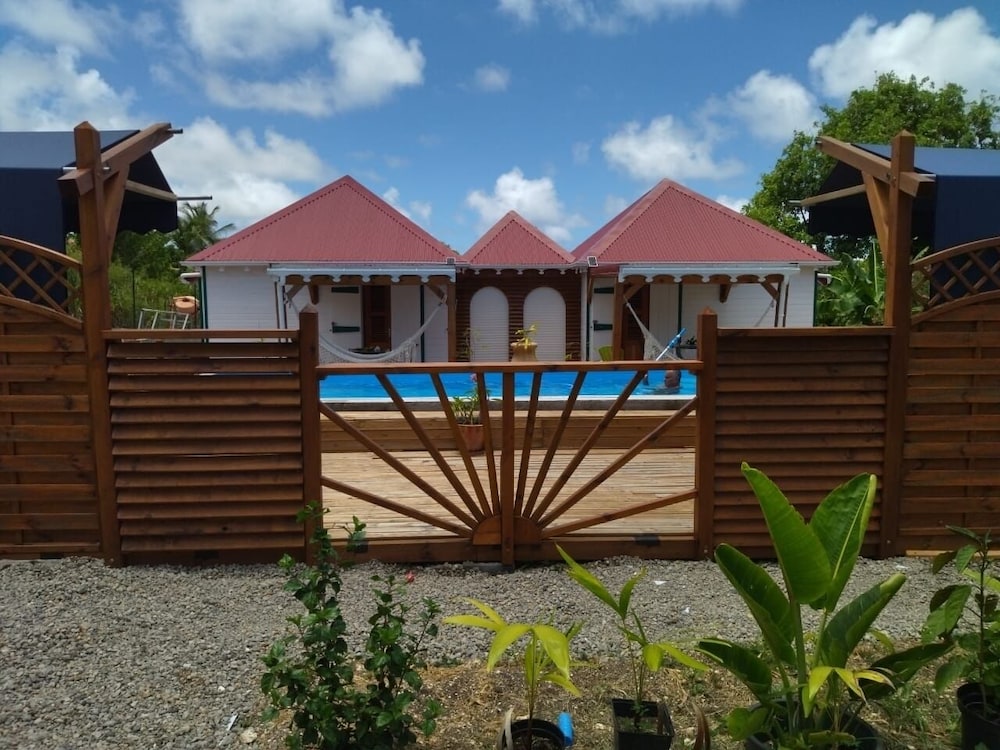 MARIE GALANTE  ドレッサー　Rosewood Capesterre-de-Marie-Galante, : locations de vacances | Abritel