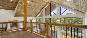 Discounted rates for summer!Table Rock views! 6Bdm