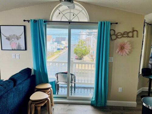 The Posh Plum - Fun and Easy Beach Vacation - In the Heart of it All