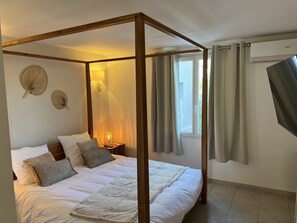 4 Schlafzimmer, Schreibtisch, Bügeleisen/Bügelbrett, Reisekinderbett