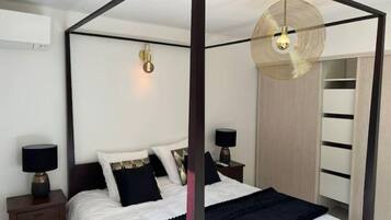 4 bedrooms, desk, iron/ironing board, travel cot